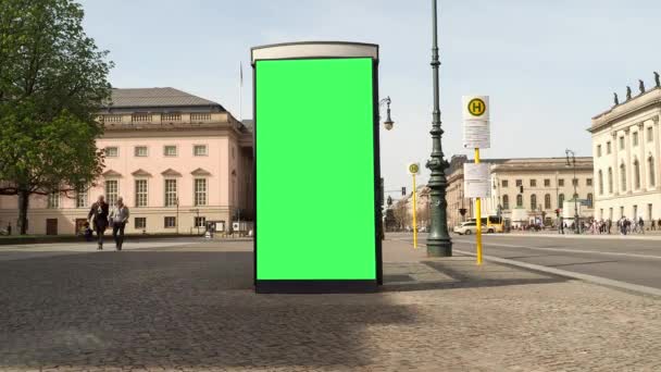 Bushalte billboard groen scherm. — Stockvideo