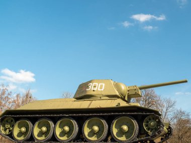 T-34 tankının anıtı. Berlin, Almanya