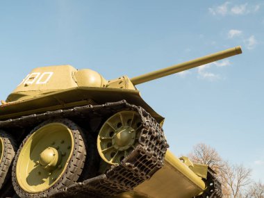 T-34 tankının anıtı. Berlin, Almanya