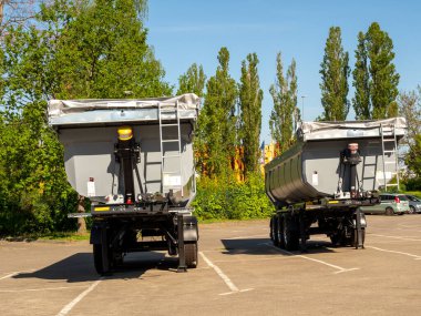 Berlin, Almanya, 09 Mayıs 2022, otoparktaki karavan. Almanya Berlin.