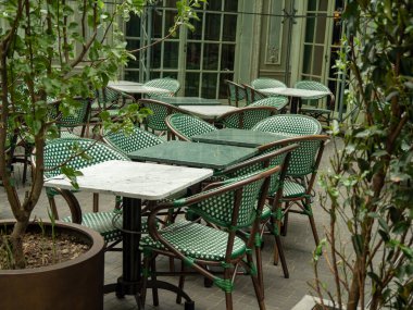 Kafede Avrupa masaları. Güzel kahve masaları..