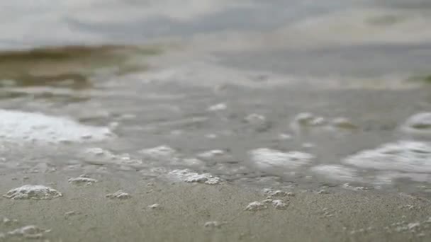 Agua Rueda Sobre Arena Del Mar Imágenes Alta Calidad — Vídeos de Stock