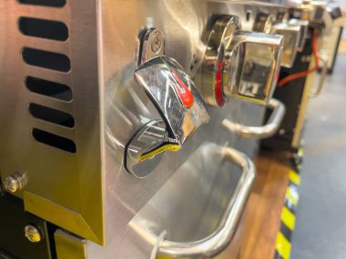 Gaz ızgarası. Izgara ızgarası. Metal ızgara. Ateş gücü düzenleyicisi.