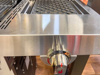 Gaz ızgarası. Izgara ızgarası. Metal ızgara. Ateş gücü düzenleyicisi.