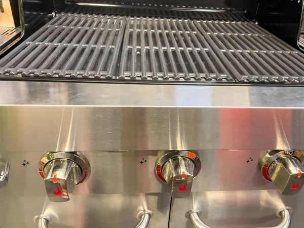 Gaz ızgarası. Izgara ızgarası. Metal ızgara. Ateş gücü düzenleyicisi.