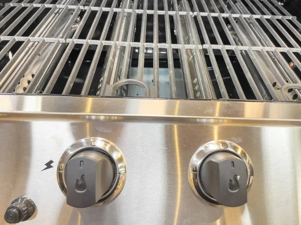 Gaz ızgarası. Izgara ızgarası. Metal ızgara. Ateş gücü düzenleyicisi.