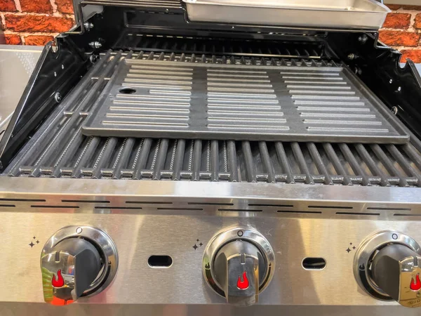 Gas Grill Gas Grill Grate Metal Grill Fire Power Regulator — Stock Photo, Image
