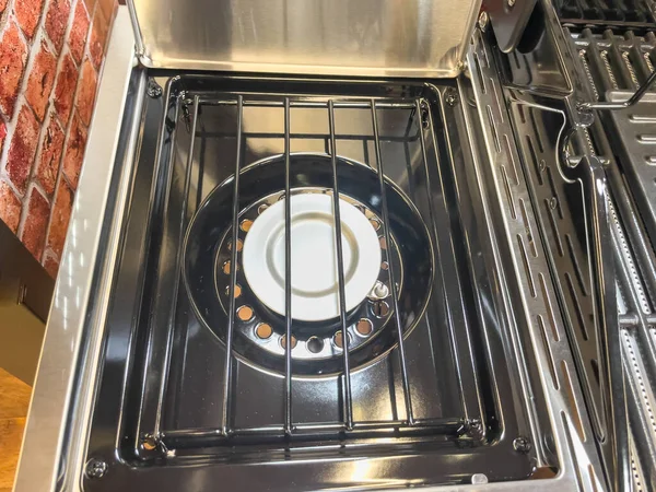 Gaz ızgarası. Izgara ızgarası. Metal ızgara. Ateş gücü düzenleyicisi.