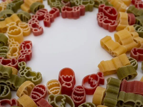 Rohe Nudeln Vermicelli Verschiedenen Farben Pasta Auf Weißem Hintergrund — Stockfoto