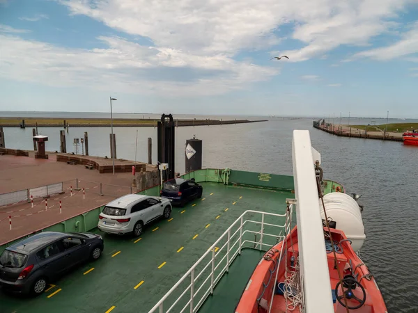 Das Schiff Transportiert Autos Und Menschen Lastkahn Für Den Transport — Stockfoto