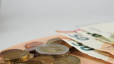 Avro banknotları ve bozuk paralar. Nakit. Tasarruf kavramı. Yüksek kalite 4k görüntü