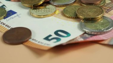 Avro banknotları ve bozuk paralar. Nakit. Tasarruf kavramı. Yüksek kalite 4k görüntü