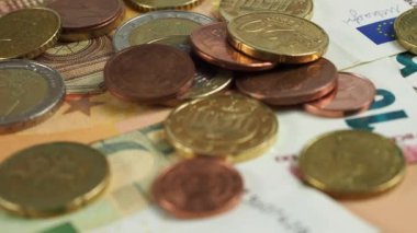 Avro banknotları ve bozuk paralar. Nakit. Tasarruf kavramı. Yüksek kalite 4k görüntü