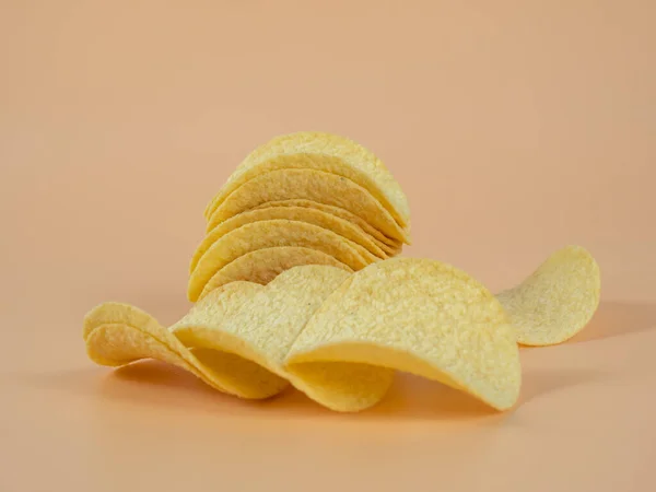 Crisps Crispy Potatoes Potato Chips Orange Background Close — Foto Stock