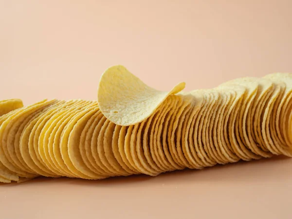 Crisps Crispy Potatoes Potato Chips Orange Background Close — Zdjęcie stockowe