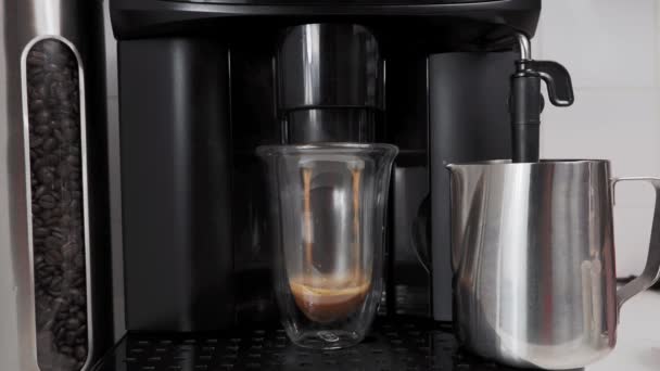 Frissen Főzött Kávé Kávégép Által Üvegpohárban Elkészítve Fekete Kávé Kiváló — Stock videók