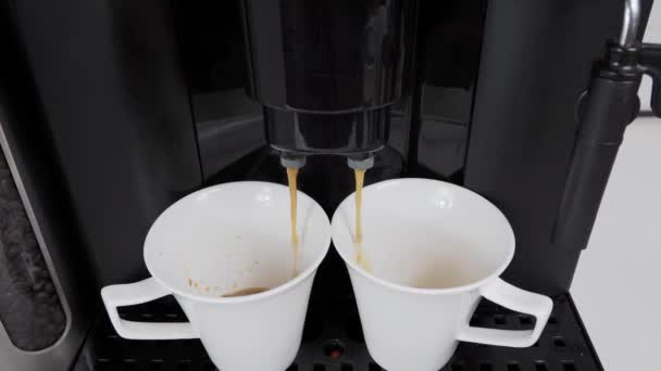 Café Recién Hecho Preparado Por Máquina Café Una Taza Vidrio — Vídeos de Stock