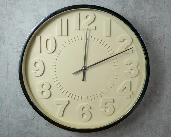 Wall Clock Gray Background Clock Close Watch Face Large Numbers — Stock fotografie