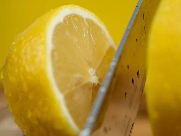 Sliced Lemons Knife Ripe Lemon Wooden Board Fresh Lemons Wooden — 스톡 사진