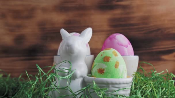 Βαμμένα Πασχαλινά Αυγά Πάσχα Ζωγράφισε Πασχαλινά Αυγά Ξύλινο Φόντο Υψηλής — Αρχείο Βίντεο