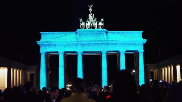 Berlin Deutschland Oktober 2022 Das Brandenburger Tor Erstrahlt Während Einer — Stockvideo