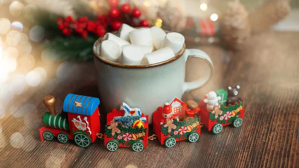 Santa claus Natal locomotiva em fundo de madeira branco com bokeh, conceito de natal — Fotografia de Stock