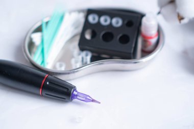 Kaşlar ve dudaklar için kalıcı makyaj makinesi 