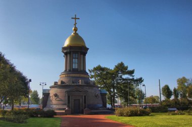 St. Petersburg 'daki Kutsal Üçleme Kilisesi manzarası.
