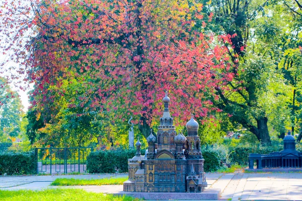 상트페테르부르크의 알렉산더 공원에 있는 작은 도시 스톡 사진