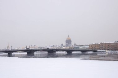 Çikolatalı kruvasan.
