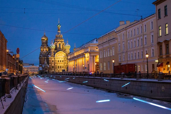 View of the Church of the Savior on Spilled Blood in winter 로열티 프리 스톡 이미지