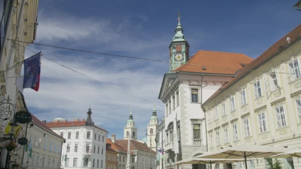 Breed Slow Motion Shot Van Straat Met Restaurants Winkels Ljubljana — Stockvideo