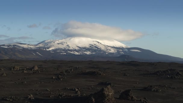 冰岛山地 高地附近景观中岩石的空中俯瞰 — 图库视频影像