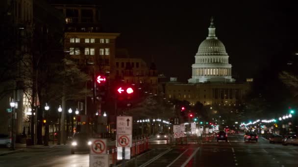 Ampla Panning Carros Dirigindo Cidade Noite Washington Distrito Columbia Estados — Vídeo de Stock