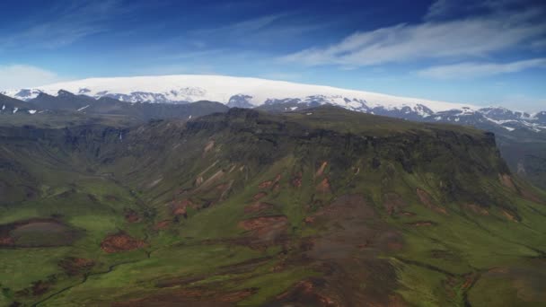 Vue Aérienne Paysage Montagneux Verdoyant Vik Islande — Video