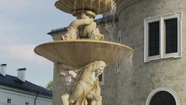 Foto Cámara Lenta Media Agua Que Fluye Fuente Salzburgo Austria — Vídeos de Stock