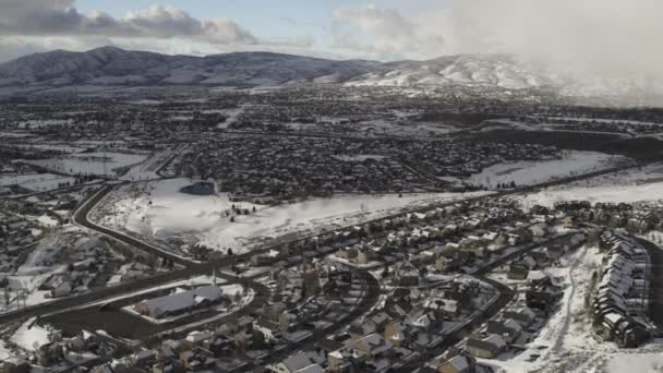 Vista Aérea Neve Paisagem Urbana Perto Cordilheira Cedar Hills Utah — Vídeo de Stock