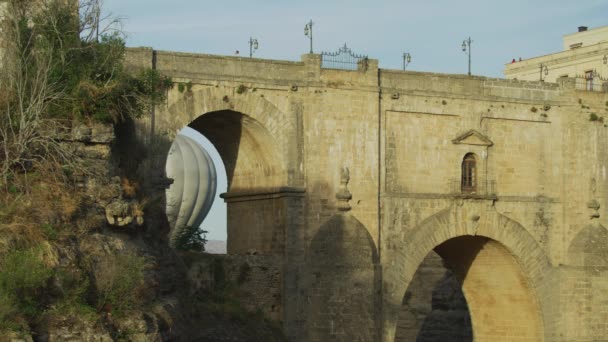 Horkovzdušný Balón Plovoucí Obloukem Puente Nuevo Ronda Malaga Španělsko — Stock video