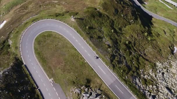 Широкий Повітряний Високий Кут Пострілу Людини Мотоциклі Гірському Перевалі Grossglockner — стокове відео