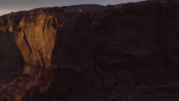 Vista Aérea Das Formações Rochosas Sombra Sol Moab Utah Estados — Vídeo de Stock