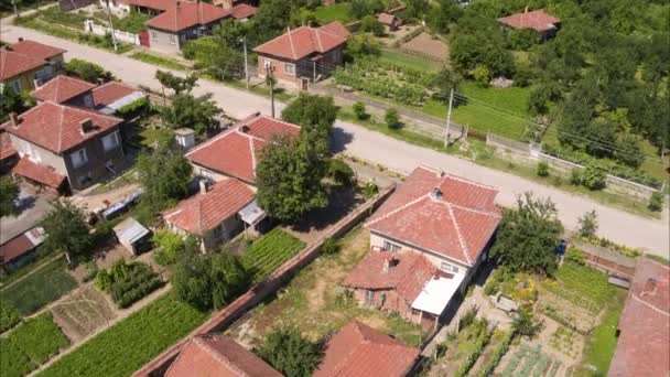 Weite Luftaufnahme Von Häusern Einer Ländlichen Stadt Die Sich Den — Stockvideo