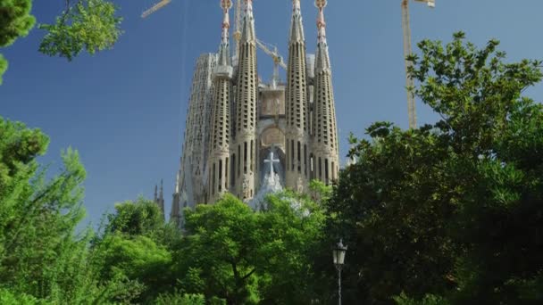 Sagrada Familia Barcelona Spanya Daki Vinç Kulelere Doğru Eğil — Stok video