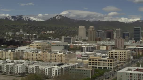 Flygfoto Över Urbana Stadsbilden Nära Bergskedjan Salt Lake City Utah — Stockvideo
