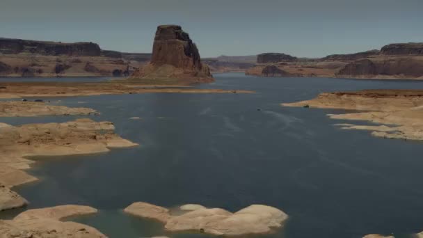 Survol Aérien Révélant Des Bateaux Bord Lac Glen Canyon National — Video