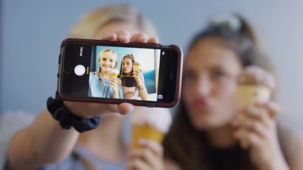 Girls Ice Cream Cones Posing Cell Phone Selfie Social Media — Wideo stockowe