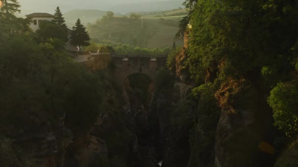 スペイン マラガ ロンダ橋付近の圧延風景の霧の風景 — ストック動画
