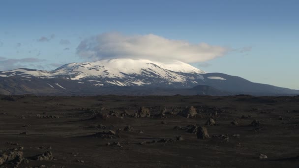 Vista Aérea Las Rocas Paisaje Cerca Montaña Highlands Islandia — Vídeos de Stock