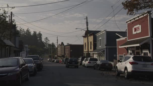 Auta Jedoucí Hlavní Ulici Malém Městě Coupeville Washington Spojené Státy — Stock video