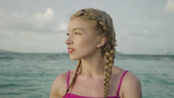 Close Portrait Confident Beautiful Woman Swimming Ocean Jamesby Island Tobago — Vídeo de Stock