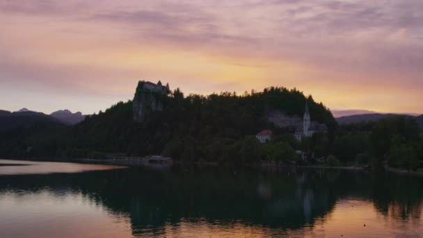 Slovenya Gün Batımında Göl Manzarası — Stok video